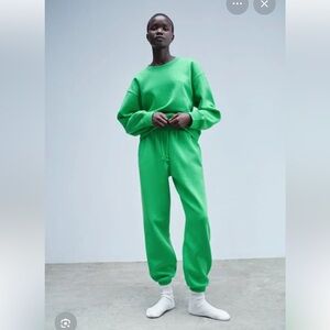 Zara Bright Green Sweatshirt & Joggers Set